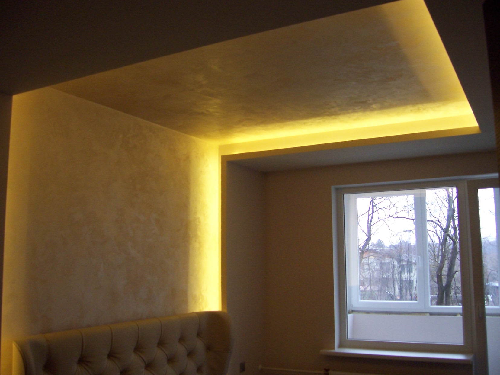 Гипсокартонный потолок с подсветкой Decor 4 House 87 Гипсокартонный потолок с подсветкой Decor 4 House 92